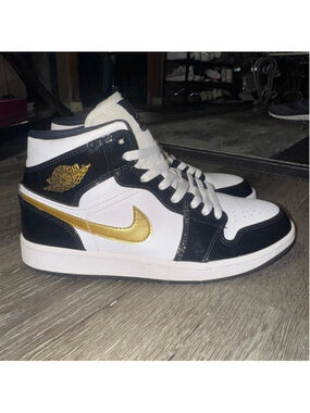 Nike Air Jordan Retro 1 Mid Patent Black White Gold Size 8